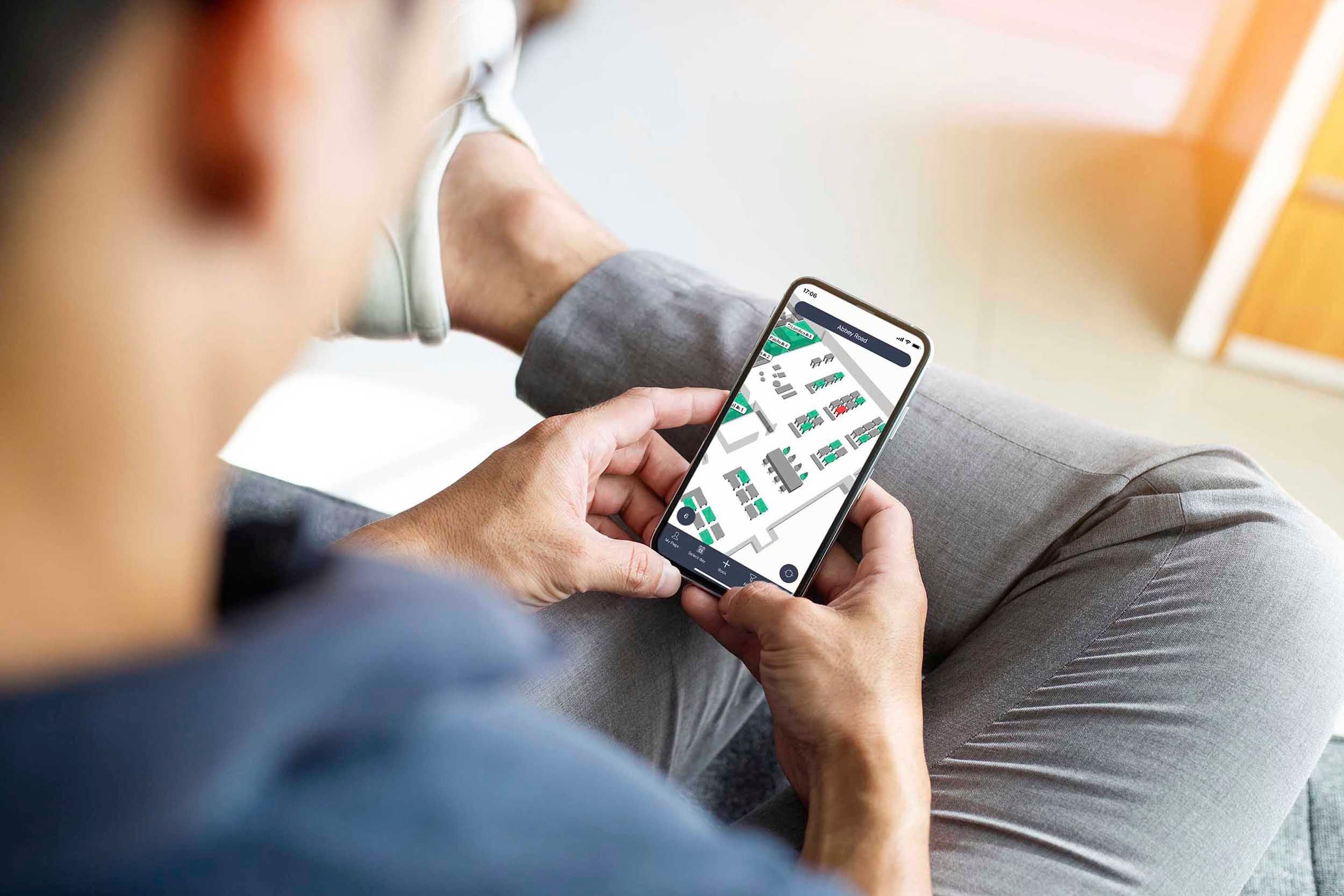 Flowscape's mobile app office overview