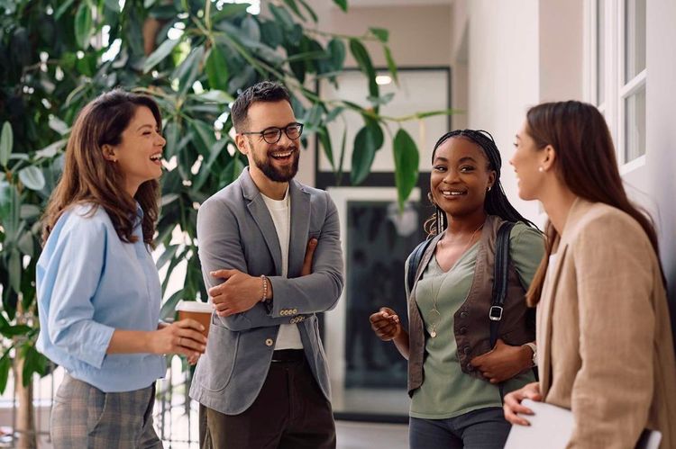 10 HR Solutions to Turn Employees into Proud Ambassadors