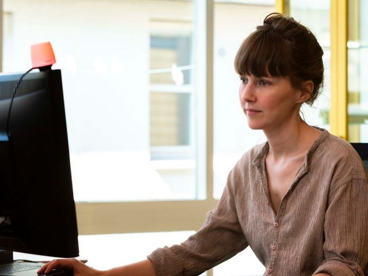 Automatic check-in for booked desks